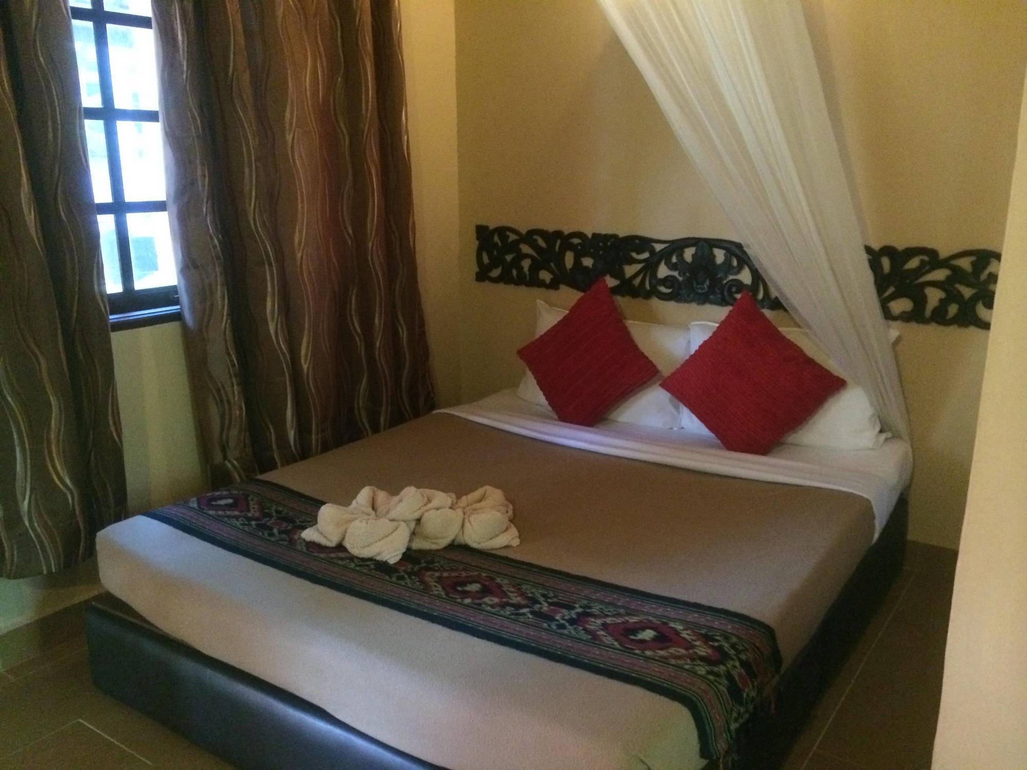 โอมบัค ไดฟ์ รีสอร์ต Hotel Pulau Perhentian Kecil ภายนอก รูปภาพ